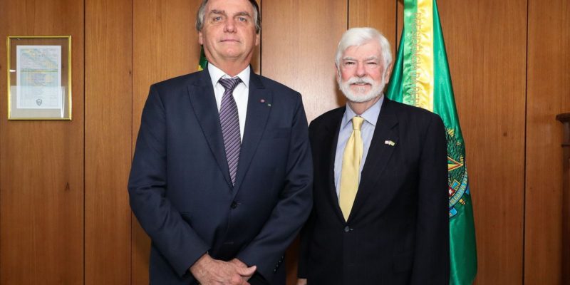 Assessor especial da Casa Branca se reúne com presidente do Brasil