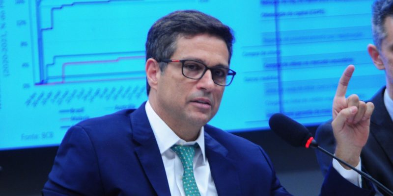 Presidente do BC cita previsões de que PIB pode crescer de 1% a 2%