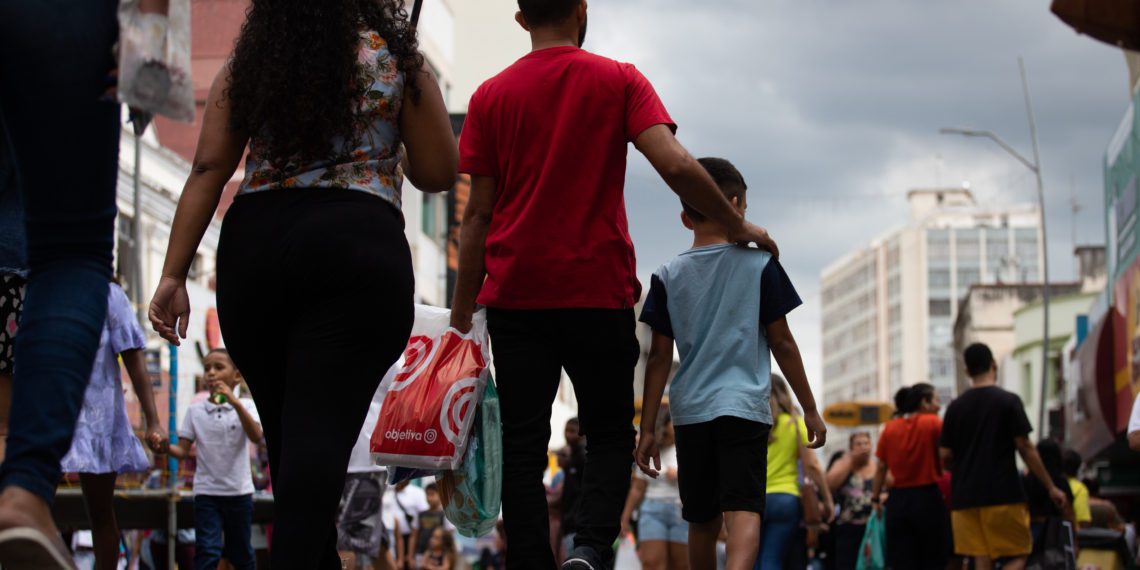 Vila Santa Cecília sedia ‘Rua de Compras’ na véspera do Dia dos Namorados