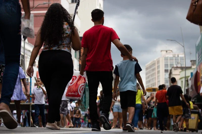 Vila Santa Cecília sedia ‘Rua de Compras’ na véspera do Dia dos Namorados