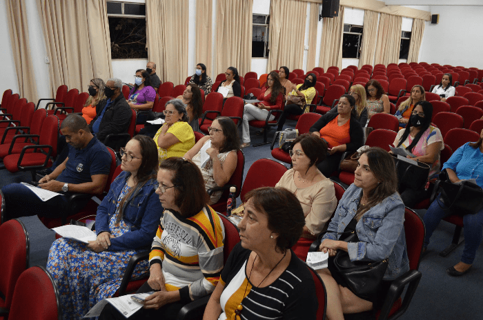 X FÓRUM MUNICIPAL DE EDUCAÇÃO DE RESENDE DISCUTE OPORTUNIDADES EDUCACIONAIS E ELEGE NOVOS MEMBROS DO CEDUR