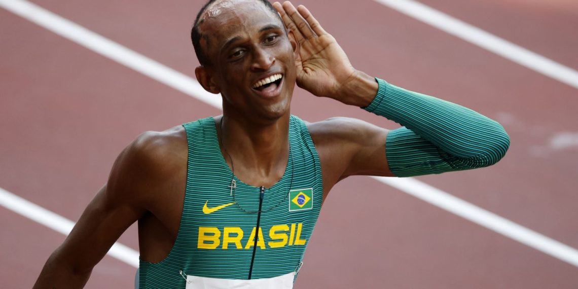 Alison dos Santos vence prova dos 400 m com barreiras na Noruega