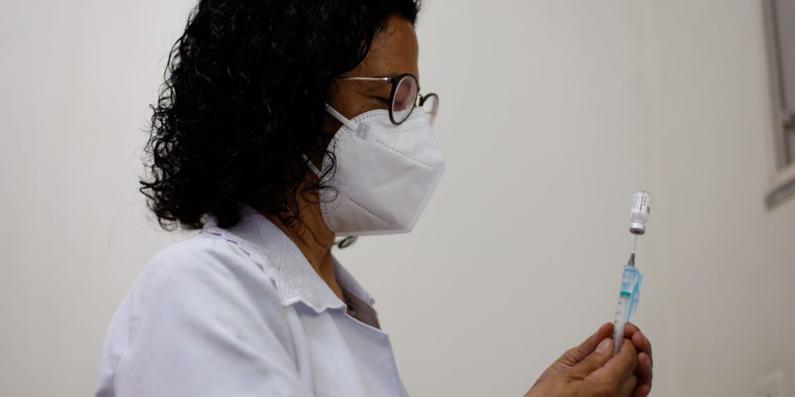 Volta Redonda intensifica aplicação de doses de reforço para Covid-19