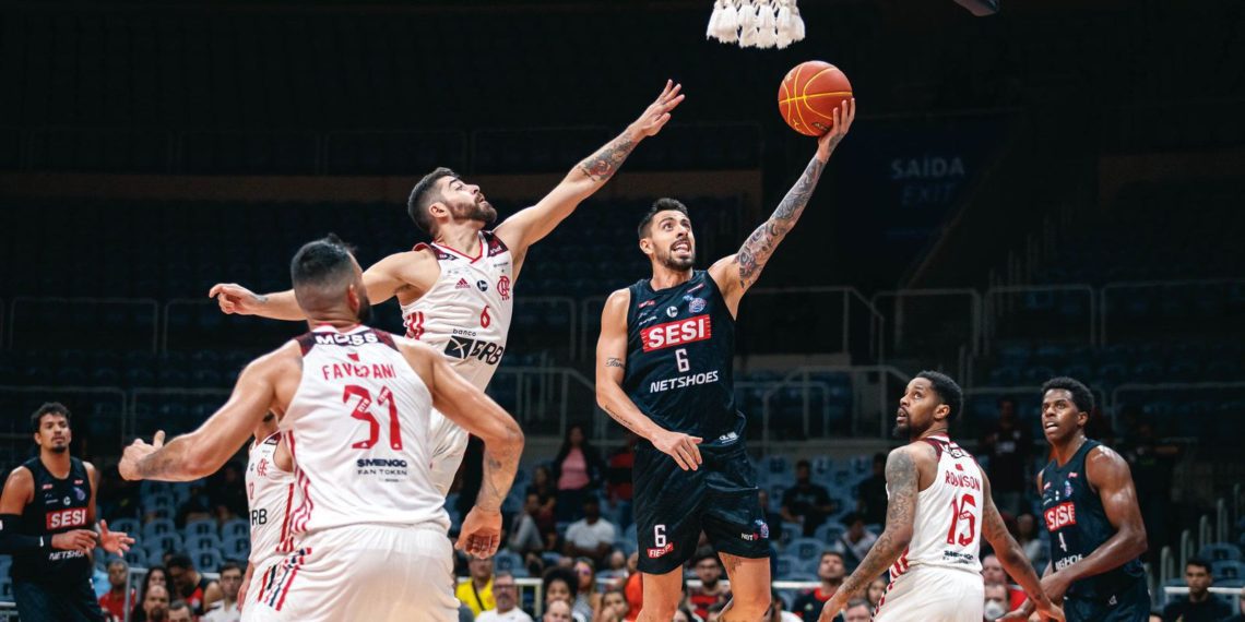 Franca abre vantagem de 2 a 0 e fica perto do título do NBB