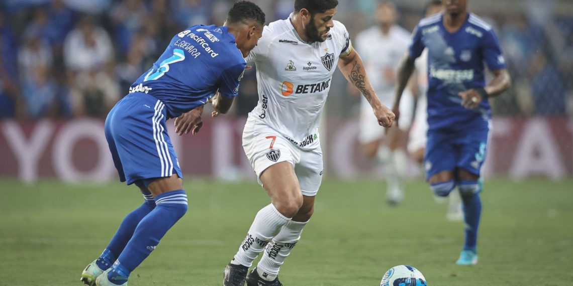 Libertadores: Hulk perde pênalti e Galo empata na ida das oitavas