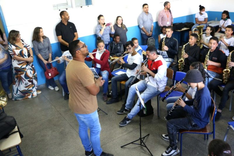 Escola Vocacionada à Música de Barra Mansa faz apresentação para a ArcelorMittal – Barra Mansa