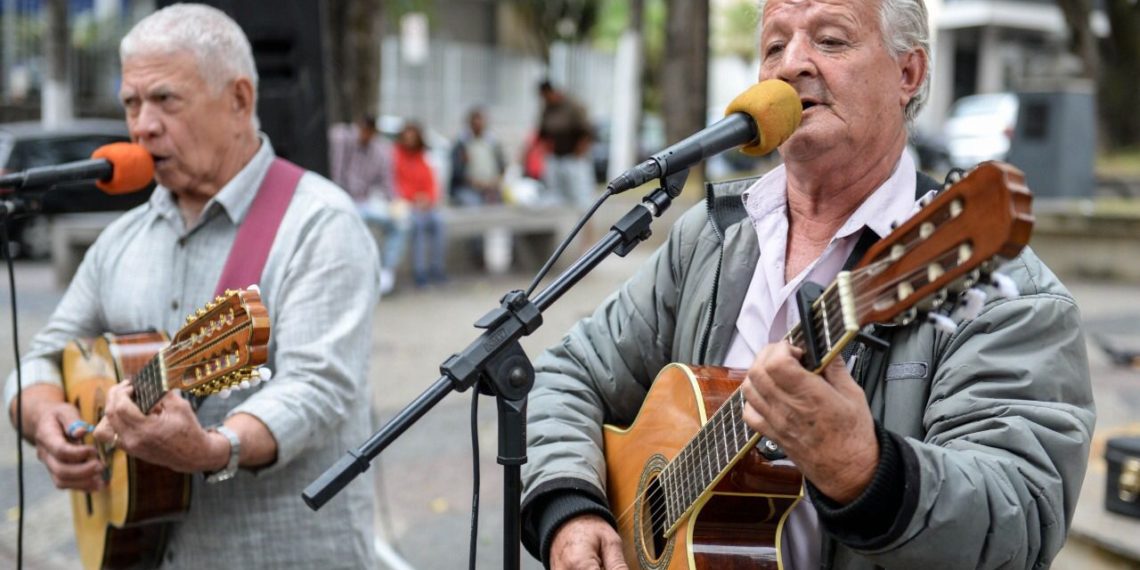 moda de viola é atração na Praça da Matriz – Barra Mansa