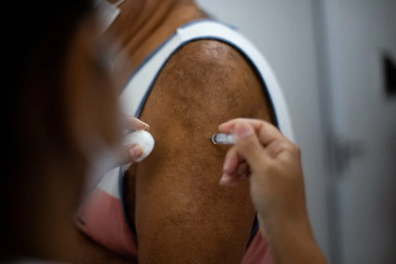 Volta Redonda faz plantão de vacinação no feriado prolongado de Santo Antônio