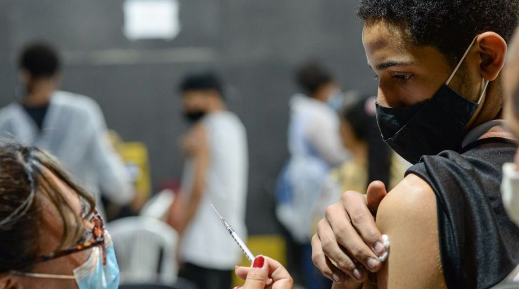 Barra Mansa segue com vacinação contra Influenza e Covid-19 nesta quinta – Barra Mansa