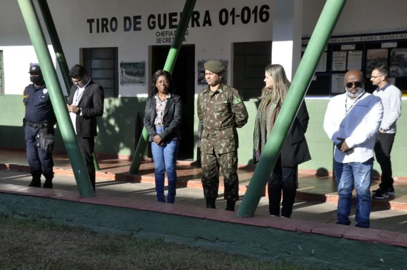 Vice-Prefeita de Barra Mansa participa de formatura no Tiro de Guerra – Barra Mansa