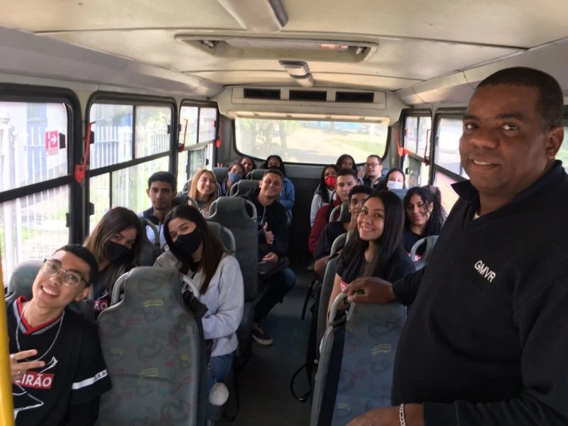 Guarda Municipal de Volta Redonda faz o transporte de estudantes para doação de sangue