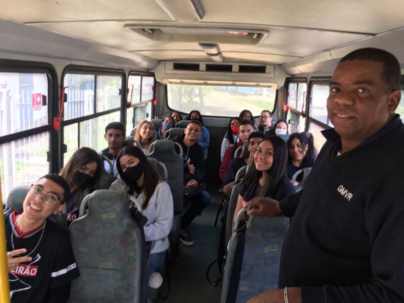 Guarda Municipal de Volta Redonda faz o transporte de estudantes para doação de sangue