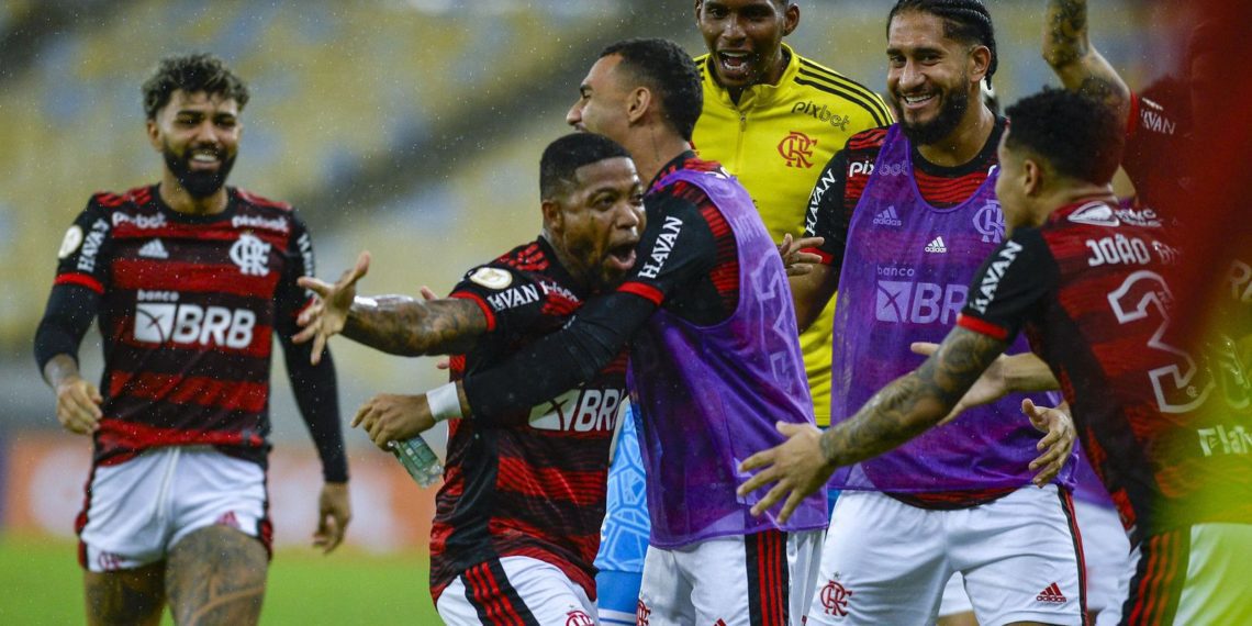 Flamengo aplica 3 a 0 no América-MG no Brasileirão, sem passar sustos