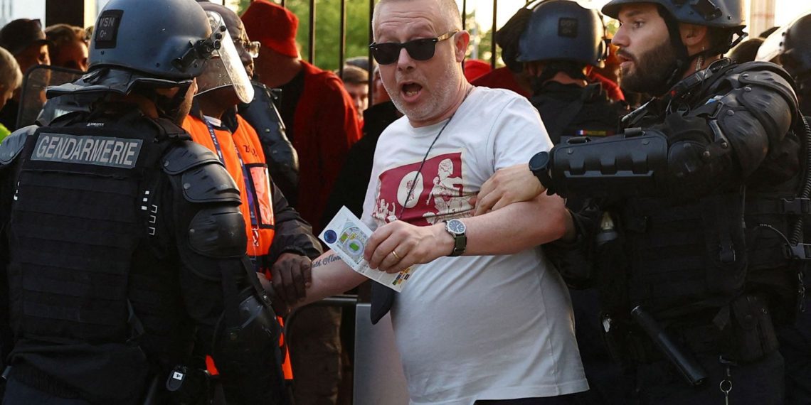 Polícia de Paris admite possível erro sobre ingressos na final da Liga