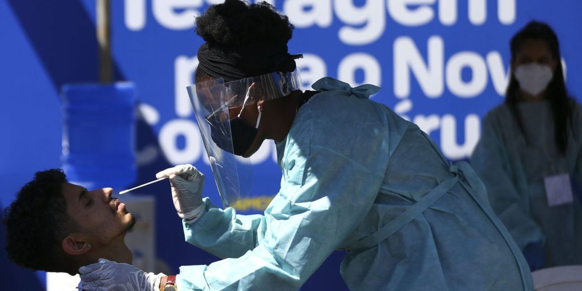 Brasil registra 11,7 mil casos de covid-19 e 36 mortes em 24 horas