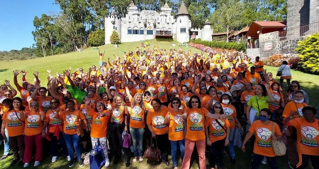 Melhor Idade retorna de viagem a Teresópolis e celebra volta do programa