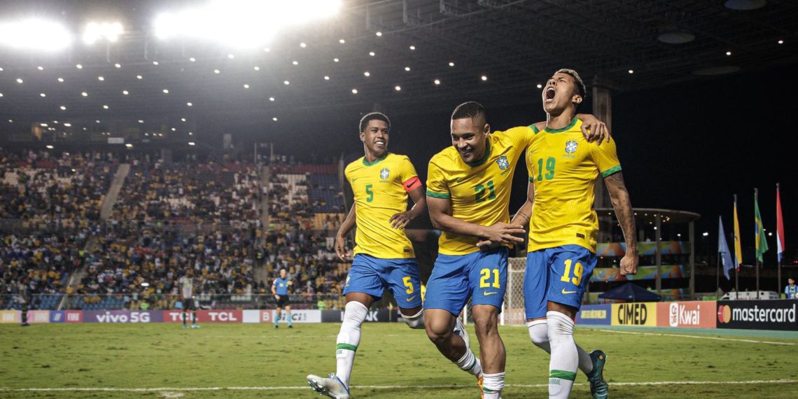 Brasil goleia Equador e fica a um empate do título sub-20 no ES