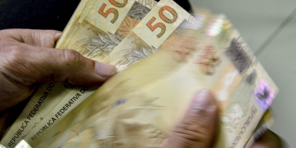 Caixa paga Auxílio Brasil a beneficiários com NIS final 8