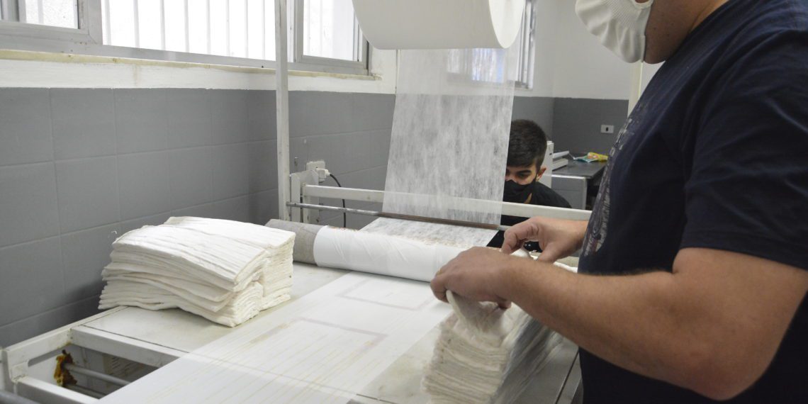 Fábricas de fraldas doam mais de 10 mil unidades a instituições de Volta Redonda