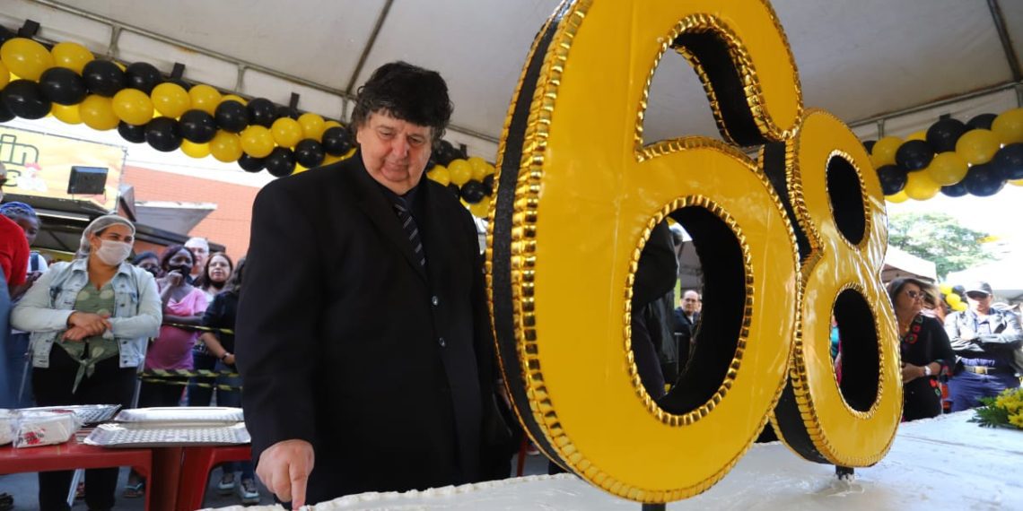Prefeitura comemora 68 anos de Volta Redonda com festa e bolo de aniversário