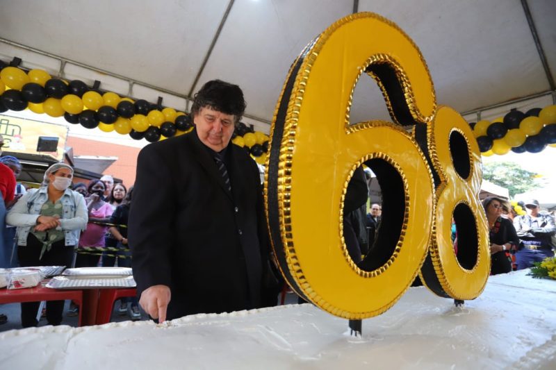 Prefeitura comemora 68 anos de Volta Redonda com festa e bolo de aniversário