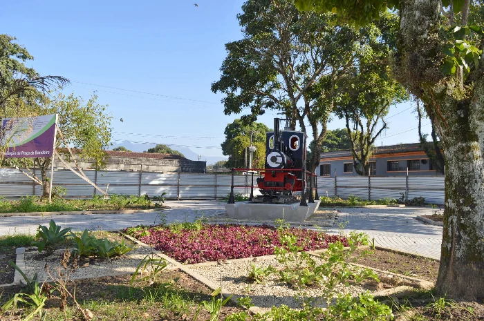 PREFEITURA DE RESENDE ENTREGA PRAÇA DO TRENZINHO APÓS OBRAS DE REVITALIZAÇÃO