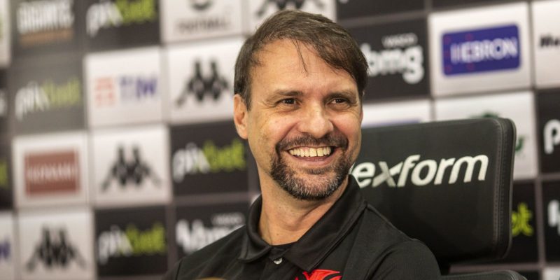 Após derrota para lanterna da Série B, Vasco demite Maurício Souza