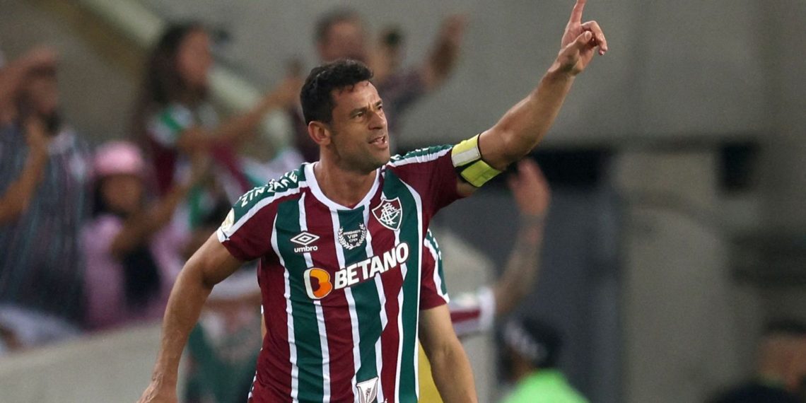 Brasileiro: Fluminense goleia Corinthians e dá salto na classificação