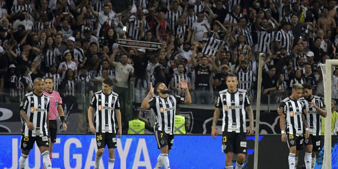 Hulk decide e Atlético-MG está nas quartas da Libertadores