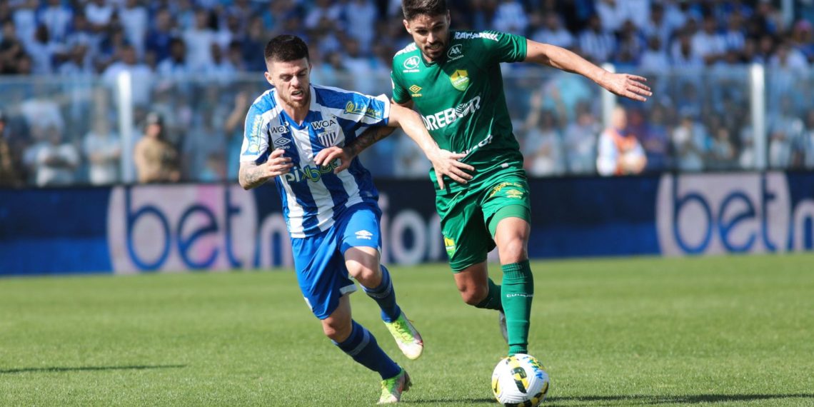 Cuiabá derrota o Avaí em Florianópolis e deixa o Z4