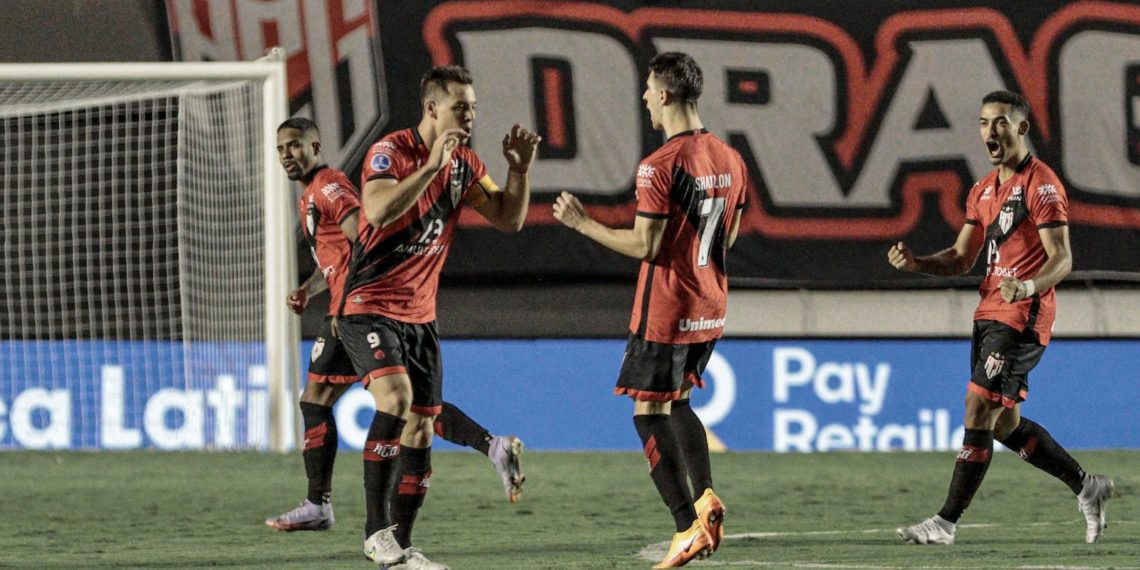 Atlético-GO faz história e está nas quartas da Sul-Americana