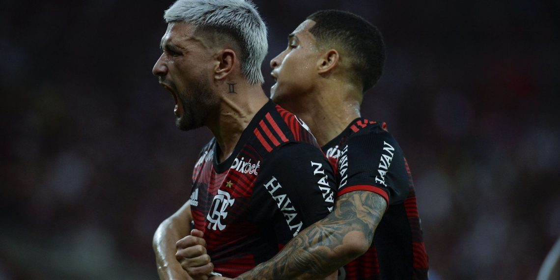 Arrascaeta desequilibra e Flamengo faz placar para chegar às quartas