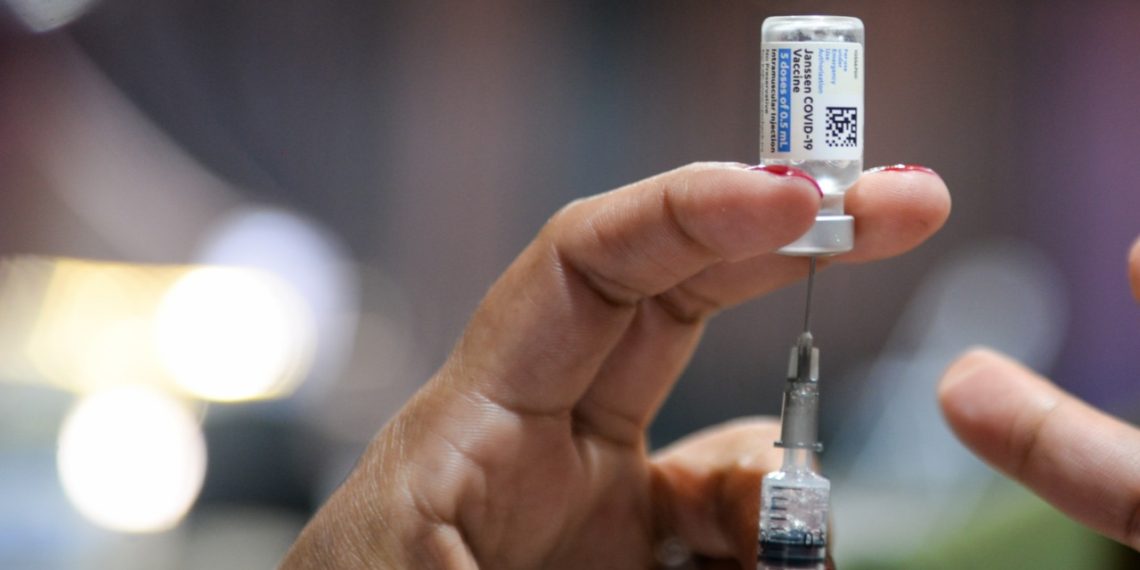 Barra Mansa segue com vacinação contra Influenza e Covid-19 nesta quarta-feir – Barra Mansa