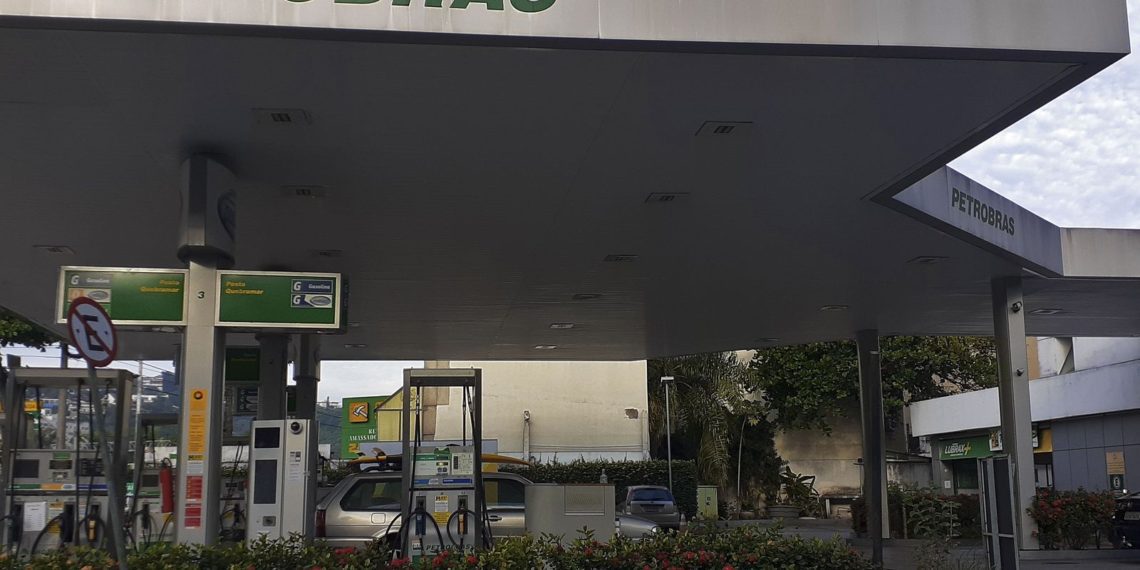 Rio de Janeiro reduz para 18% alíquota do ICMS sobre combustíveis