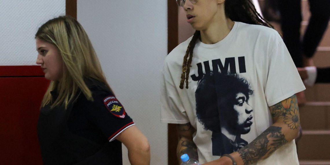 Griner, estrela da WNBA, é julgada na Rússia por contrabando de drogas