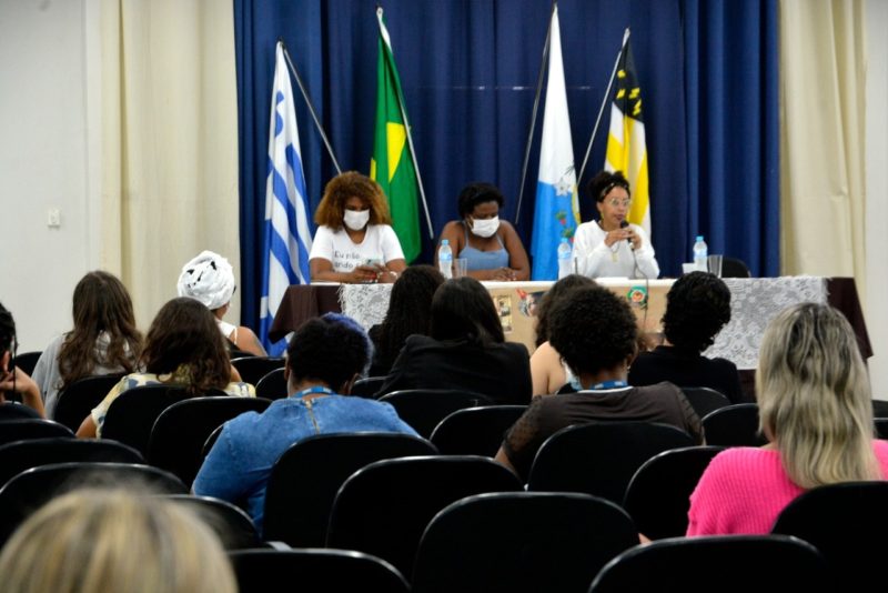 Volta Redonda capacita servidores para acolhimento de mulheres negras e LGBTQIA+