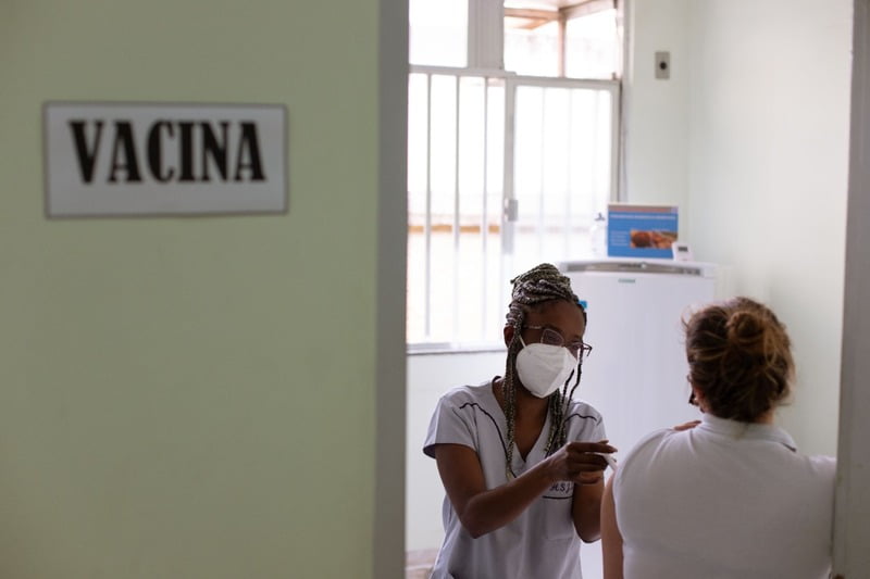 Volta Redonda oferece vacinação contra meningite C para profissionais de saúde Volta Redonda oferece vacinação contra meningite C para profissionais de saúde