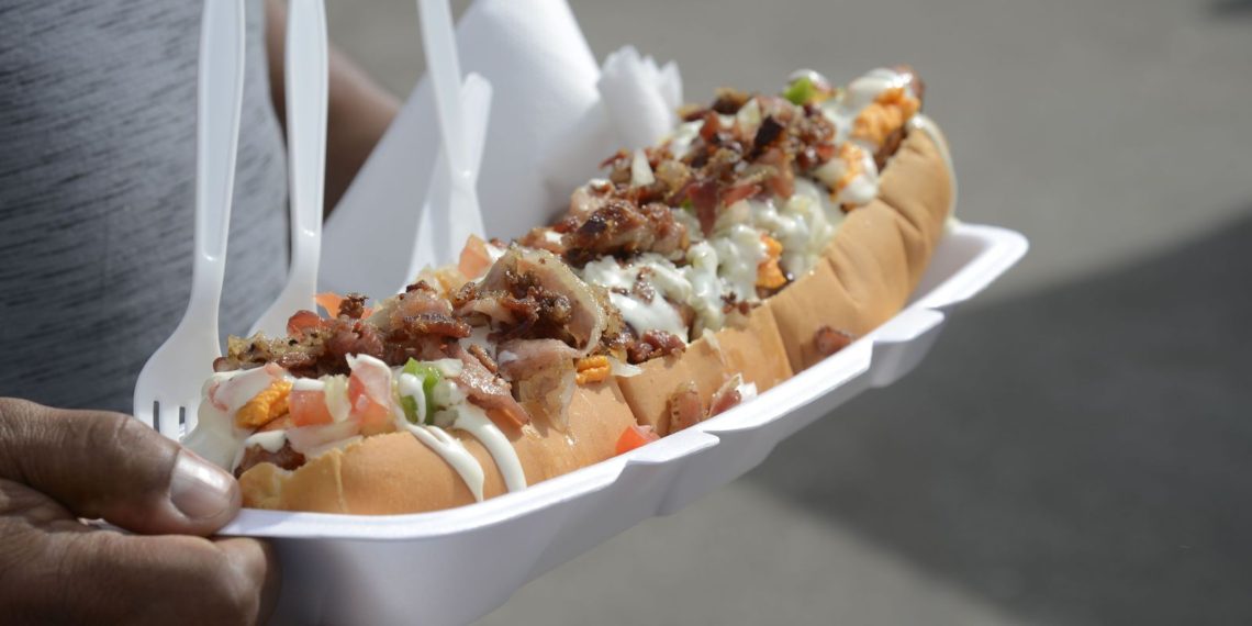 Brasileiro troca refeição por lanche, diz estudo da Kantar