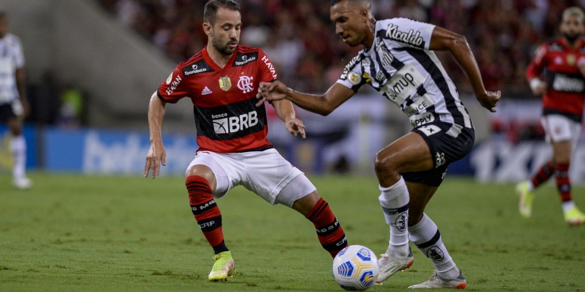 Separados por um ponto, Santos e Flamengo duelam pelo Brasileiro