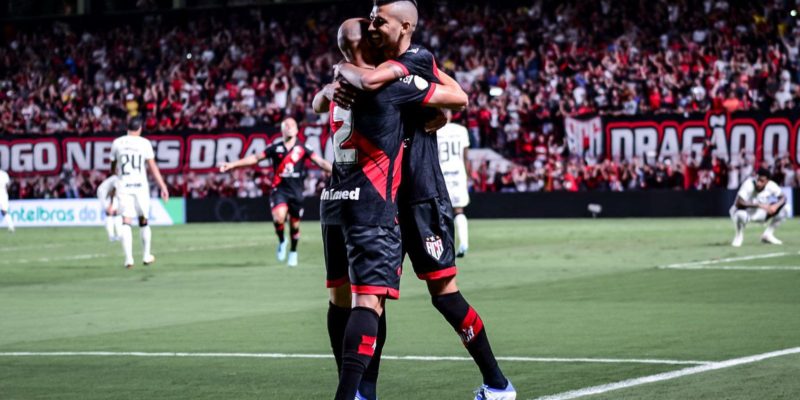 Atlético-GO vence e sai na frente do Corinthians na Copa do Brasil
