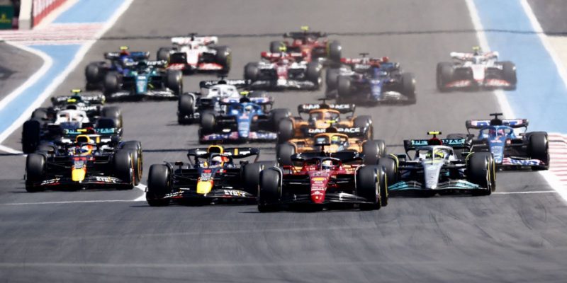Ferrari busca lado positivo após revés na disputa pelo título da F1