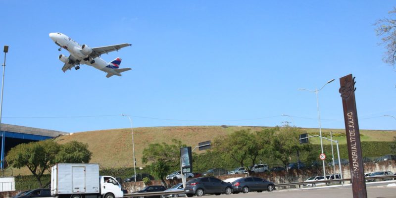 Conta de viagens internacionais teve déficit de US$ 648 milhões