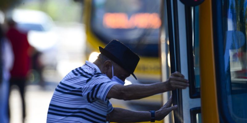Covid-19: Brasil tem 41,7 mil novos casos e 244 mortes em 24 horas