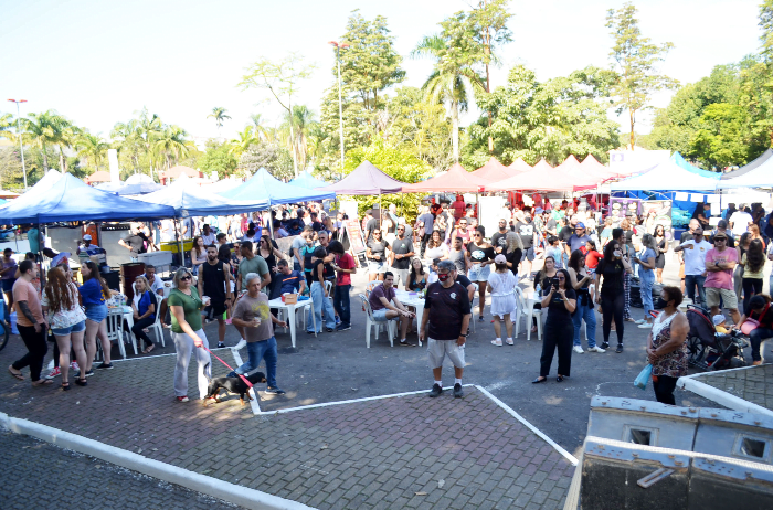MÚSICA NA FEIRA DESTE DOMINGO, DIA 7, TERÁ REPERTÓRIO DE SERTANEJO E DO PROJETO BLACK CHARME