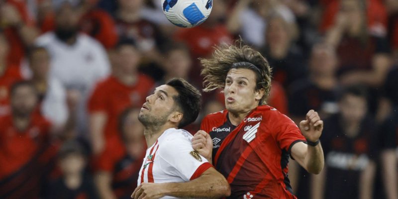 Libertadores: Athletico-PR busca classificação diante do Estudiantes