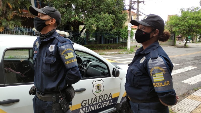 Patrulha Escolar de Volta Redonda ajuda adolescente agredida pelo pai