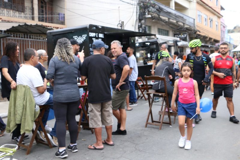 Centenas de pessoas participam do ‘Sabadão de Compras’ em Barra Mansa – Barra Mansa
