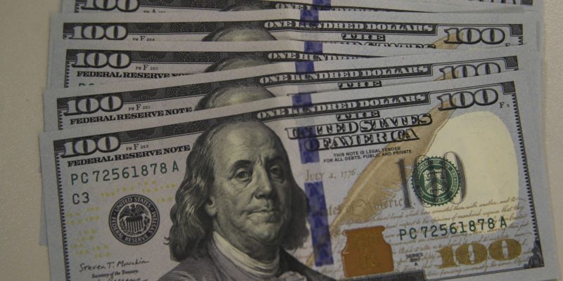 Dólar sobe para R$ 5,15, influenciado por exterior