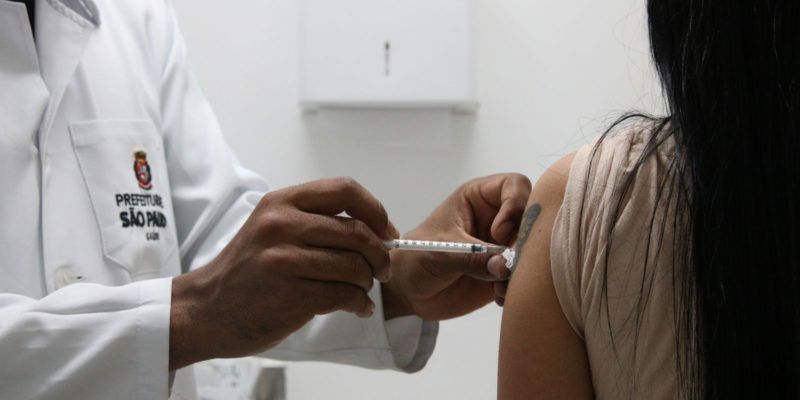 Covid-19: Brasil registra 229 mortes e 16,8 mil casos em 24 horas