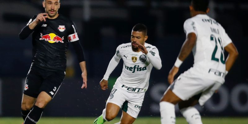 Líder Palmeiras arranca empate diante do Bragantino
